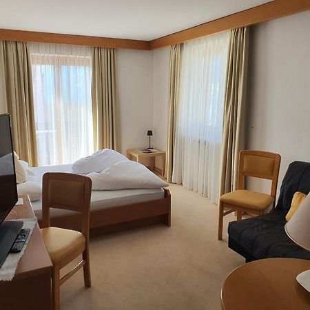 טירולו B&B Hotel Mair Am Turm מראה חיצוני תמונה