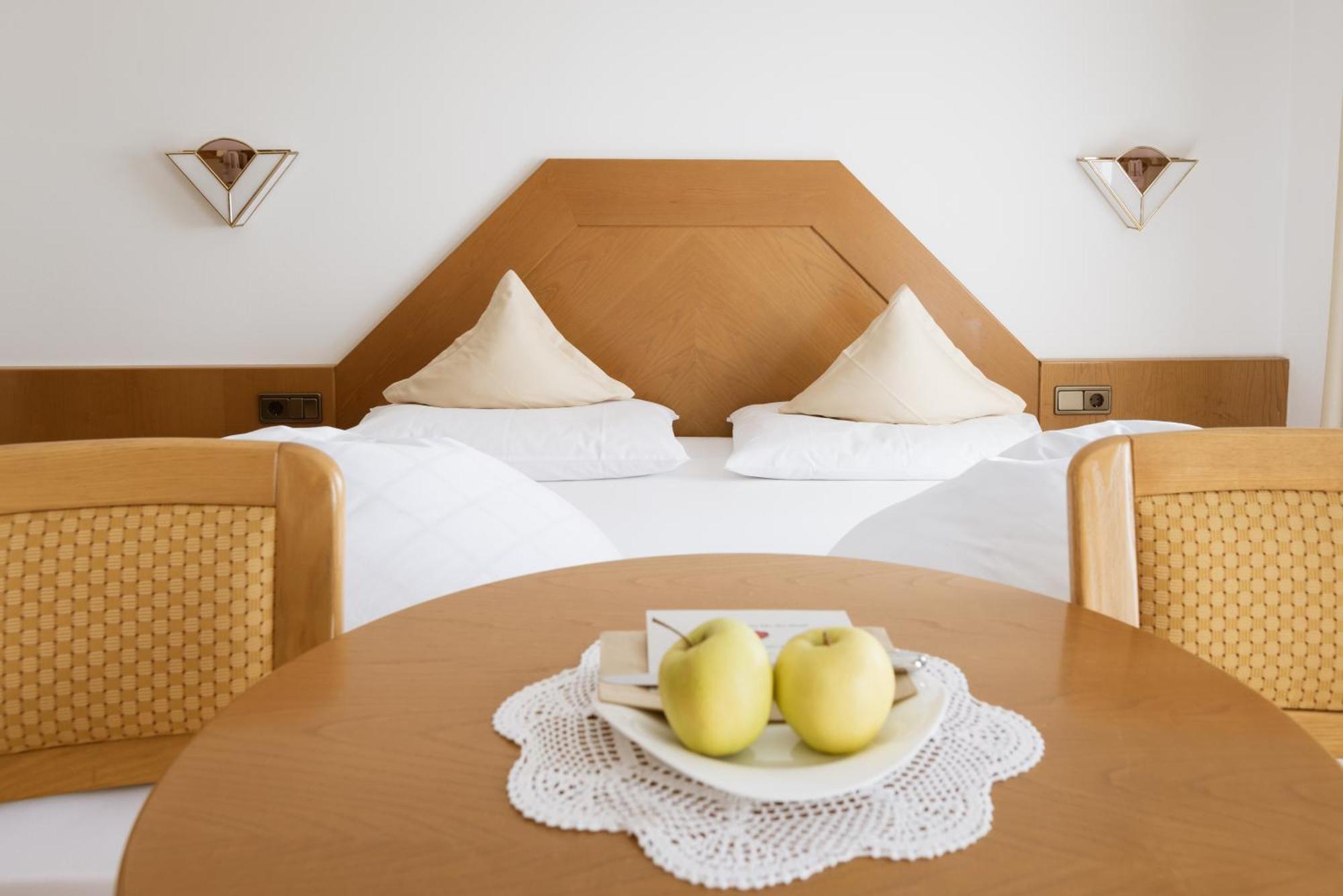 טירולו B&B Hotel Mair Am Turm מראה חיצוני תמונה