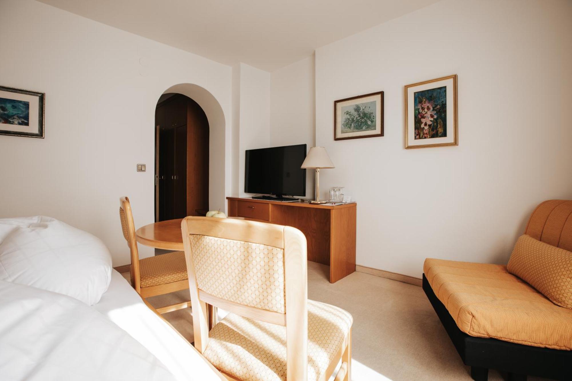 טירולו B&B Hotel Mair Am Turm מראה חיצוני תמונה