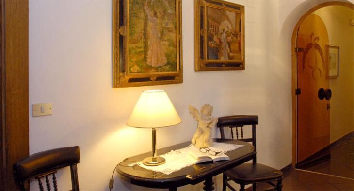 טירולו B&B Hotel Mair Am Turm מראה חיצוני תמונה