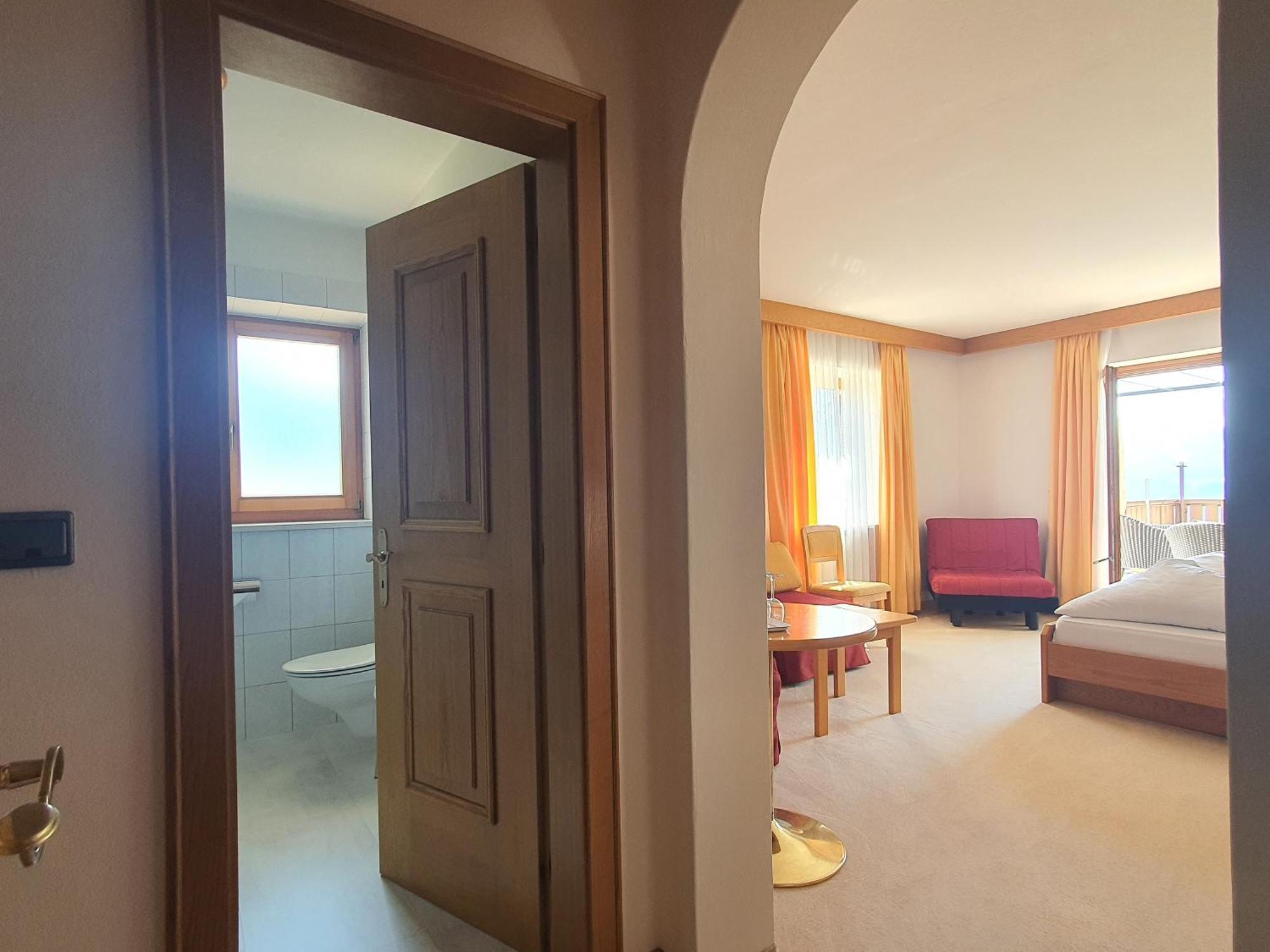 טירולו B&B Hotel Mair Am Turm מראה חיצוני תמונה