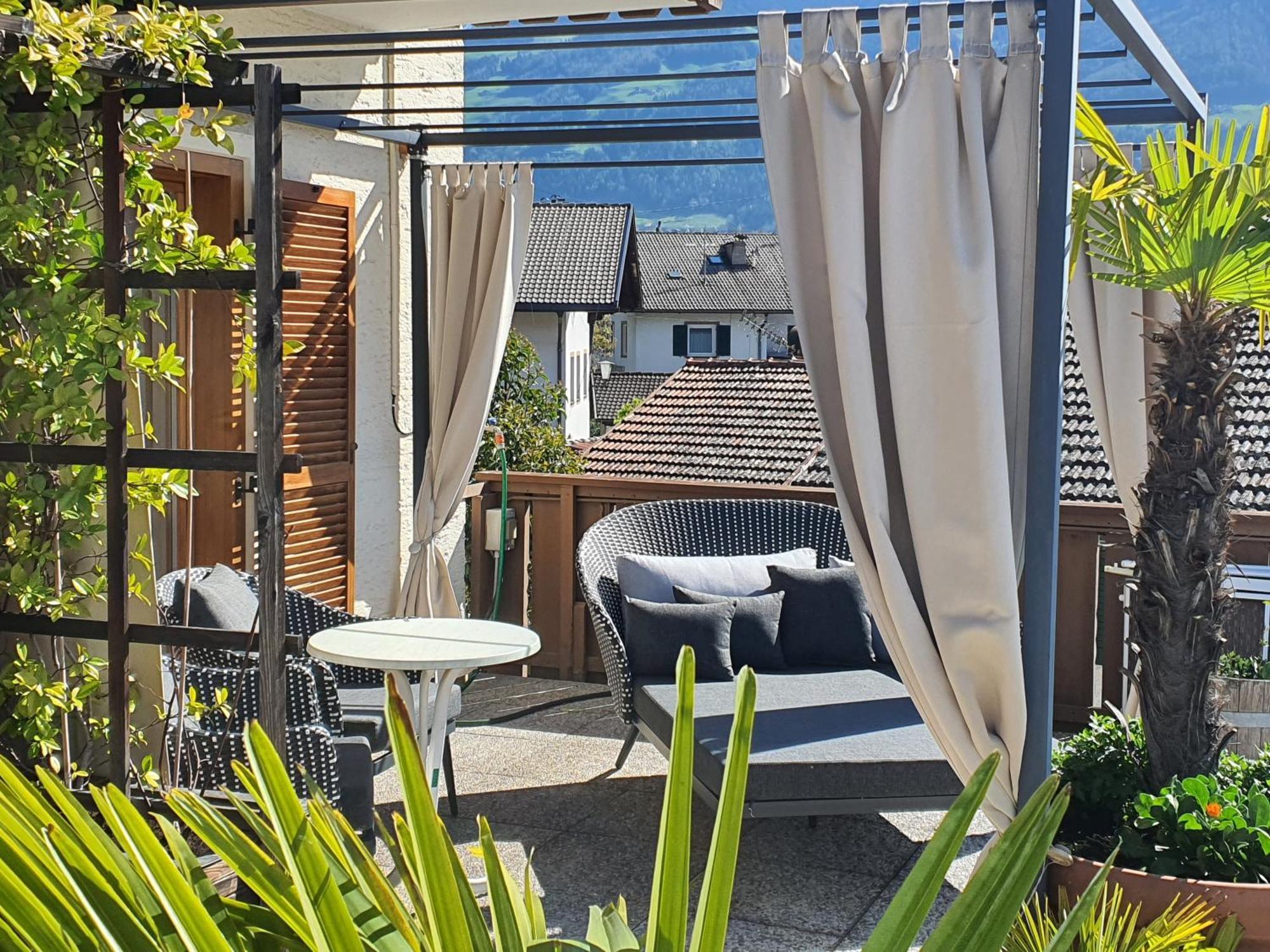 טירולו B&B Hotel Mair Am Turm מראה חיצוני תמונה